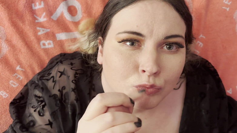 MissFFW: Mulut pelacur bejat ini dicrot sperma terbesarnya