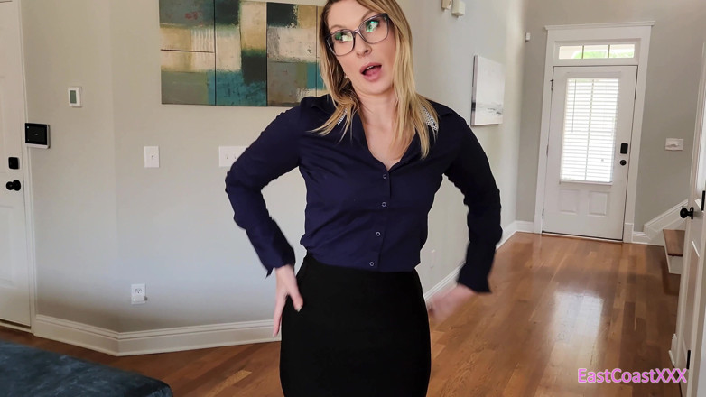 East Coast XXX: Sydney Paige - Lost Earrings Facial