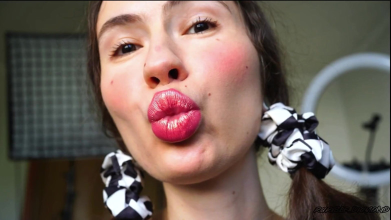 Rarible Diamond: Sensual beijo dourado derretendo