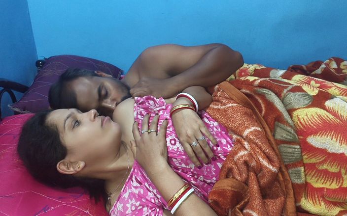Sona bhabhi: Dez 18 anos, minha namorada indiana me fode, vestido remove e...