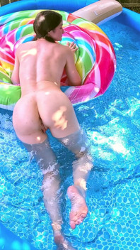 Arielle lane - nacktes schwimmen ii
