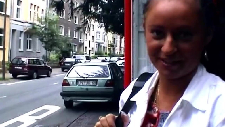 German bitch hunter: Esmer kadın yarak emiyor sonra sert biniyor