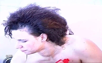 Girls enjoying girls with lesbian daydreamers: Trío en el baño con lesbianas