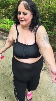 Mamãe não fode outro pau na floresta que eu prometo ser bom