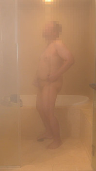 Daddy Speedo Strip Asia, mandi air panas dan masturbasi