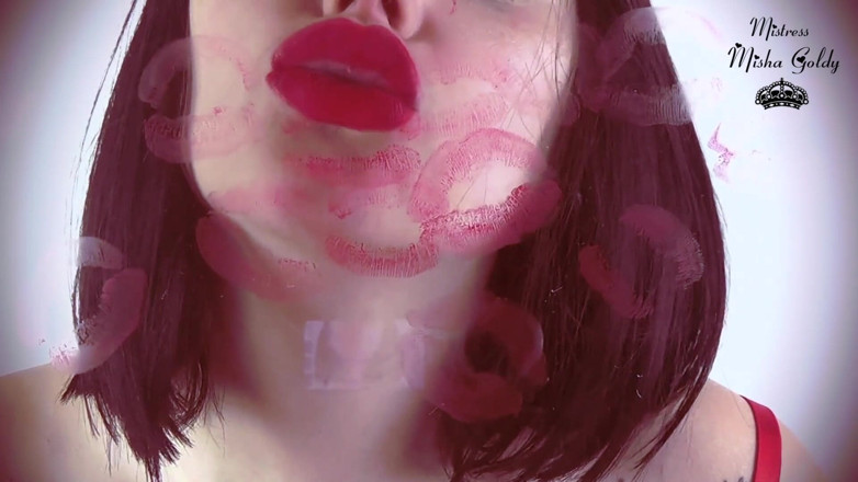 Goddess Misha Goldy: Ciuman sensual warna merah