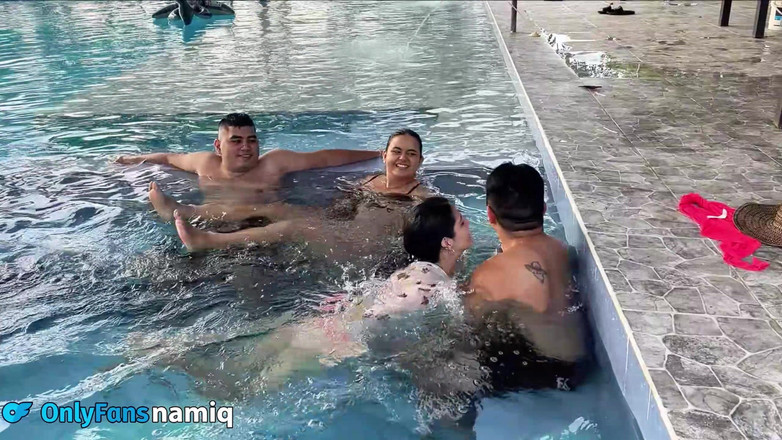 NamiQseiiin: В бассейне моих родителей