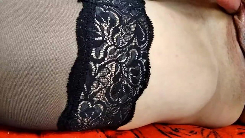 AimeeParadise: I'm Pulling My Slut Wife Hard by Her Big Nipples!...