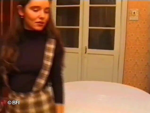 Horny Teenies: Dieciocho rusos - un orgasmo peludo