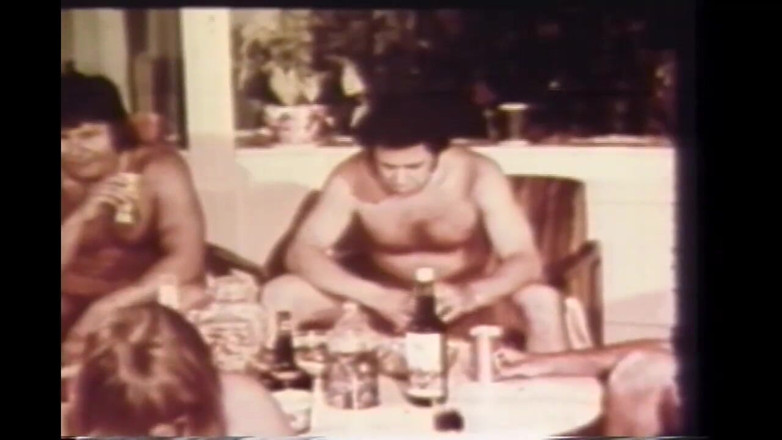 Vintage megastore: Krásné klasické učitelky s chlupatou kundičkou šukají během dovolené (celý film)