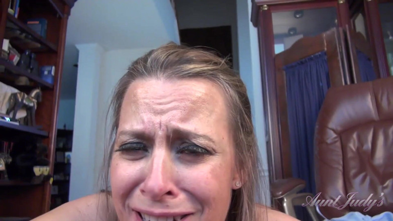 Aunt Judy's: TanteJudys - je rijpe stieftante Jayden zuigt je pik (pov)
