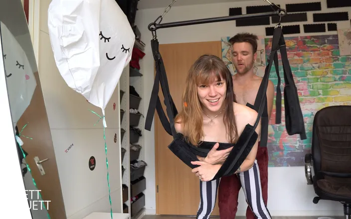 BettDuett: First Time Couple Sex in Loveswing!!