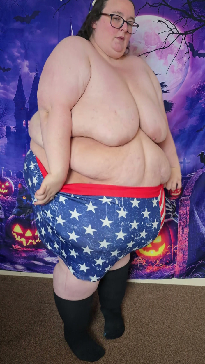 SSBBWLadyBrads: Laat me deze kleren uittrekken voor jou schat