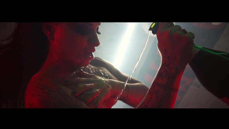 California TV: Bonus video: dansen - Monique Bertolini