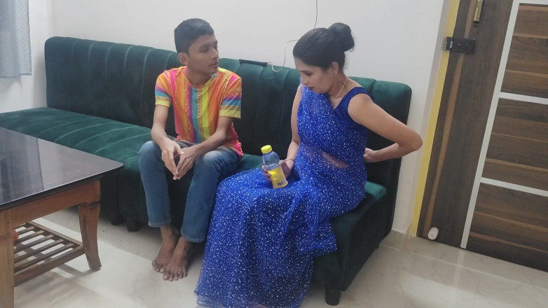 Anjalisingh_sexy: A Desi Wife Cheated Teen Boy and Made a Hot...