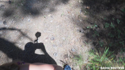 Sasha Bikeyeva: POV seks na świeżym powietrzu. Pieprzył mnie w lesie po orgazmie...