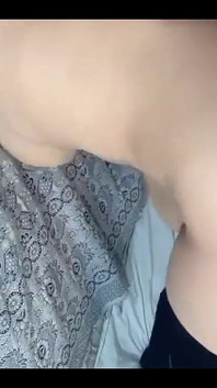 印度业余出轨妻子肛交狗式站在墙边得到大鸡巴在邦达她紧致的屁股