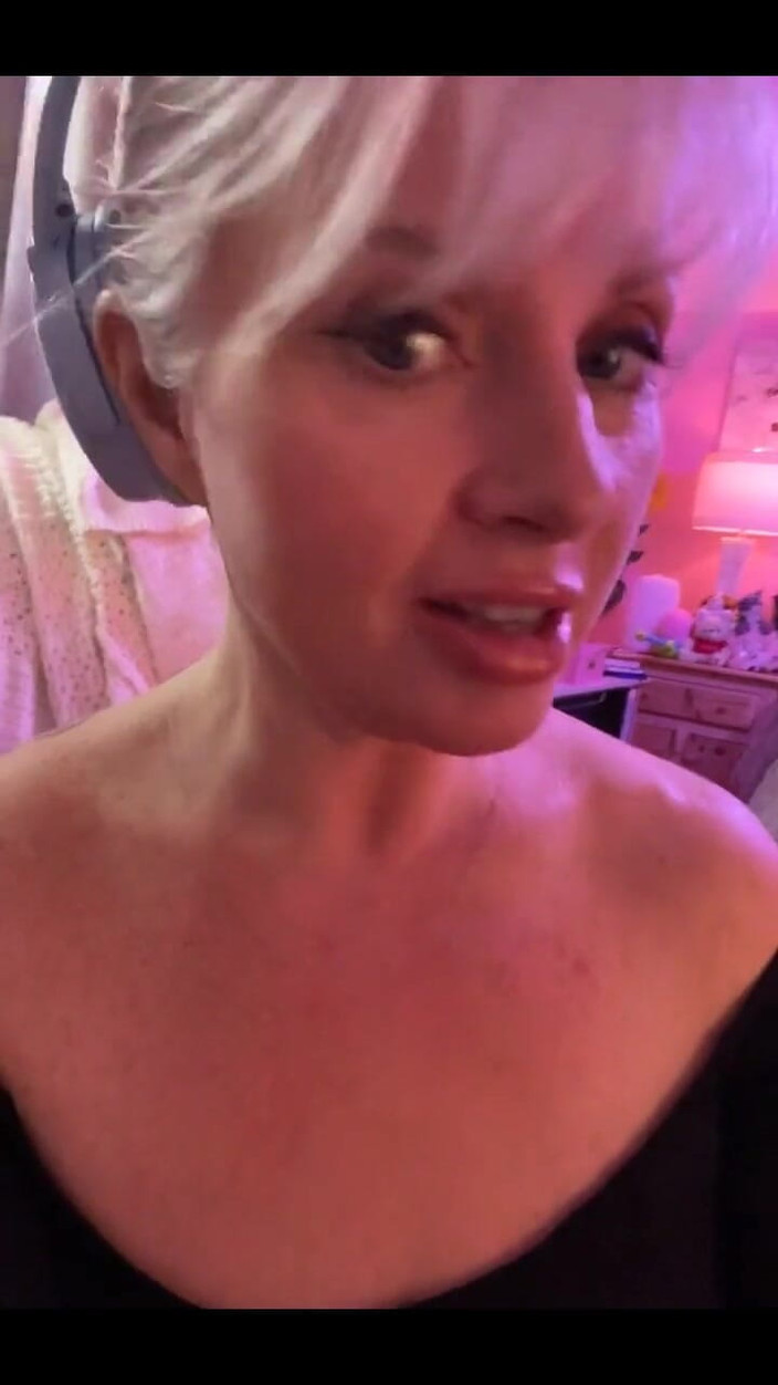 PaintedRose: Kamera dzwoni dziś wieczorem