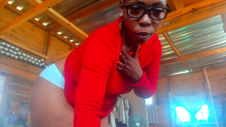 AnalEbony: Hraní rolí Nezbedná nevlastní matka s velkým zadkem