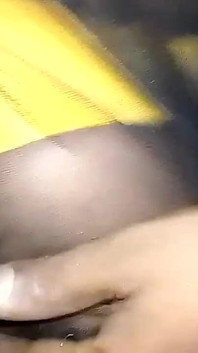 黄黄色がかった黒のゴウでお茶を入れます
