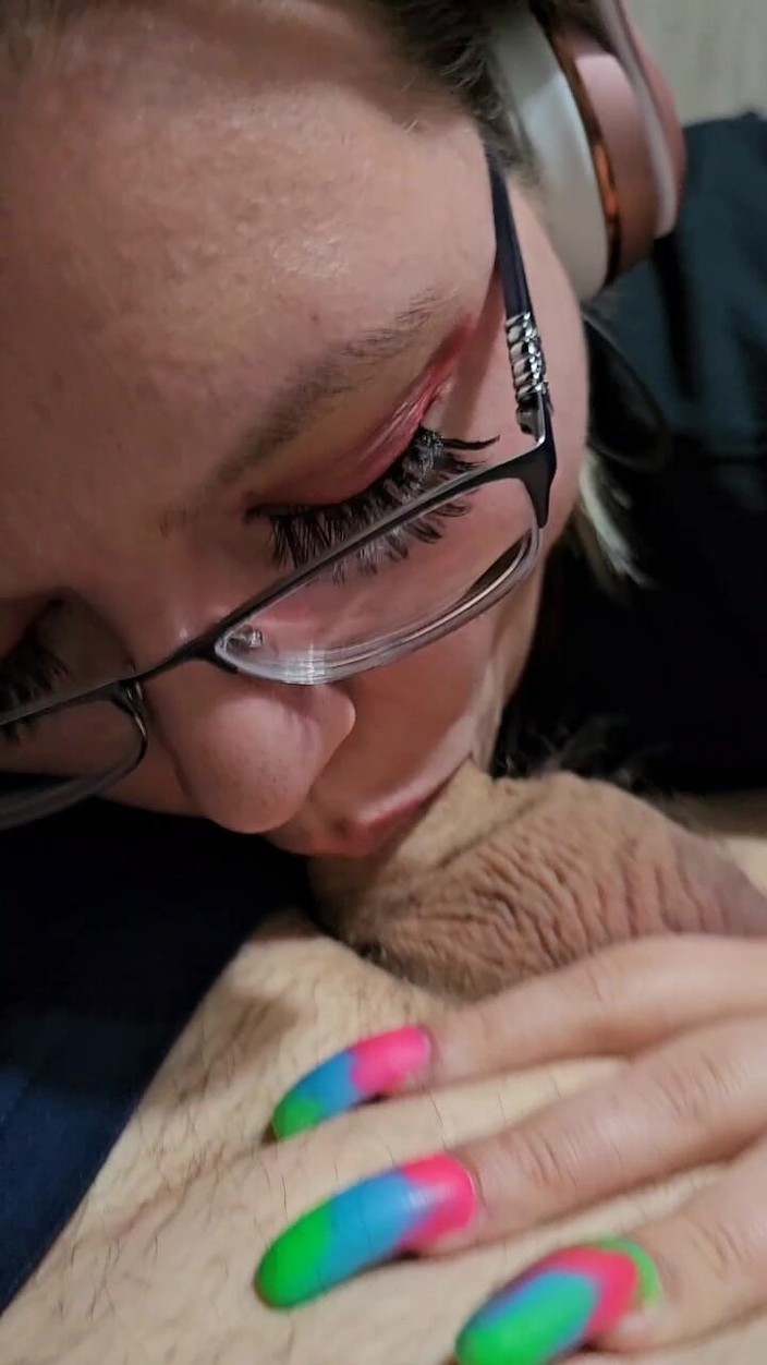 Funhousewife69: Provato a fare una sega si trasforma in un pompino