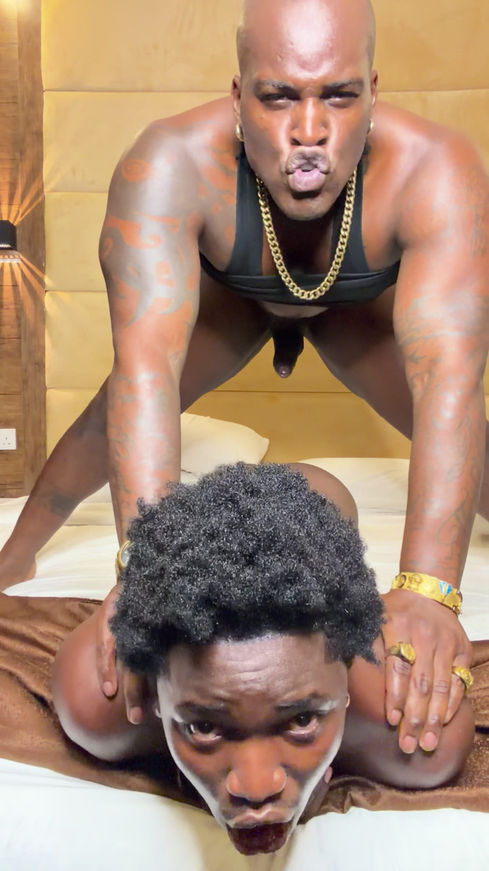 DADDYBLACKXXX: Slutty Nigerian Twink Gets Bread by Older Black Zaddy