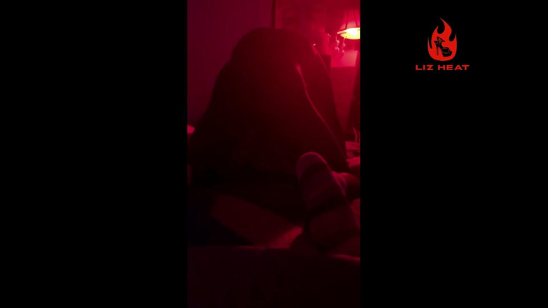 Liz Heat: Vợ điếm già- đêm đèn đỏ