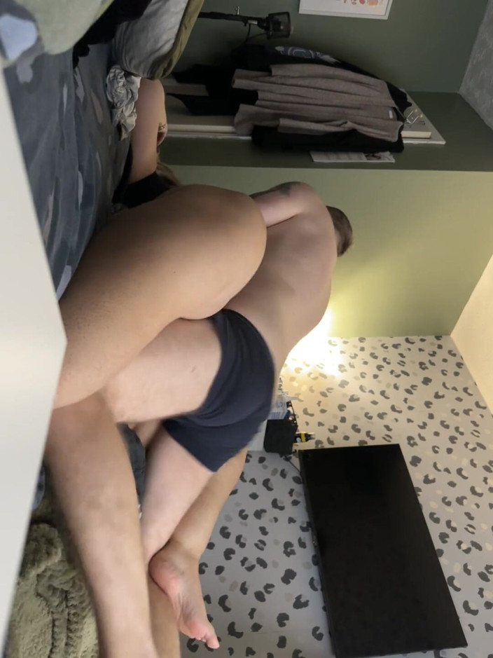Filthy British Couple: Papi fickt und spritzt sein dreckiges schlampen-spermaloch auf
