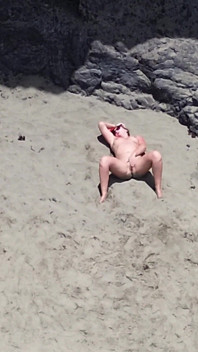 Beleza nua na praia - Drone POV relaxamento erótico