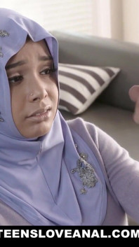 Tombul hatun aaliyah hadid tesettürlü ajandan anal seks yapıyor