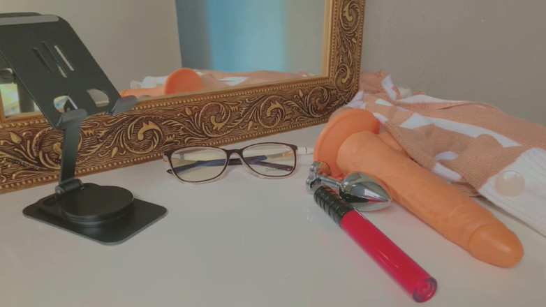 More Candy: Joi pov - meisje gebruikt een dildo bij anale masturbatie, wil...