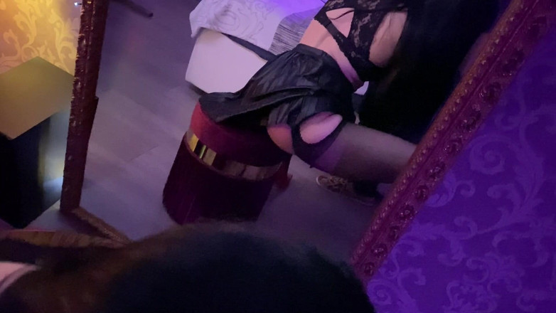 Slowly Tease: # 019 (komplett) Nymphomanin in einem kurzen rock lutscht schwanz und fickt