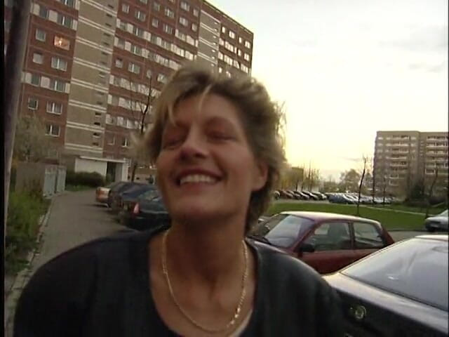 Lucky Cooch: Entretien en plein air avec une femme mature aux cheveux...