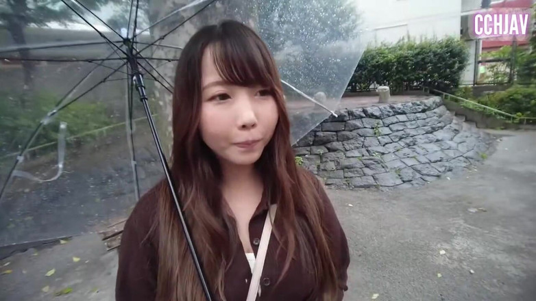 Chubby Curvy Hentai JAV: A Curvy Beauty Painted in Color Strolls Boldly Through the...