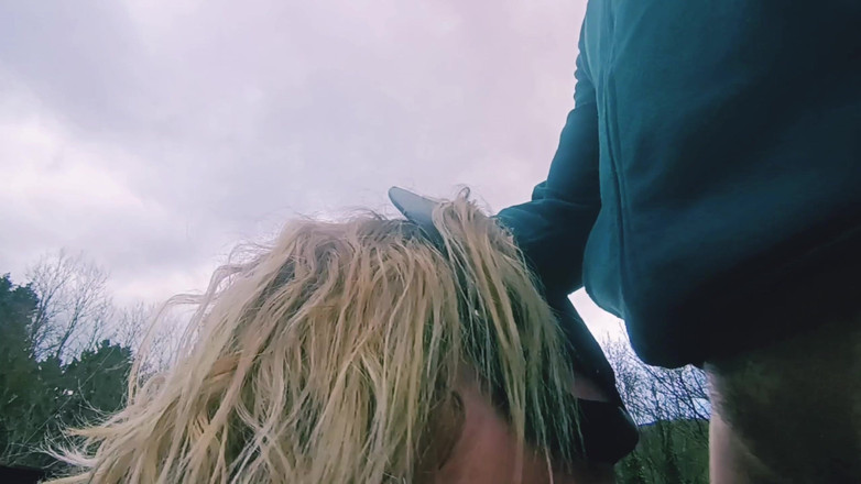 Sportynaked: Kolej jebanie na zewnątrz