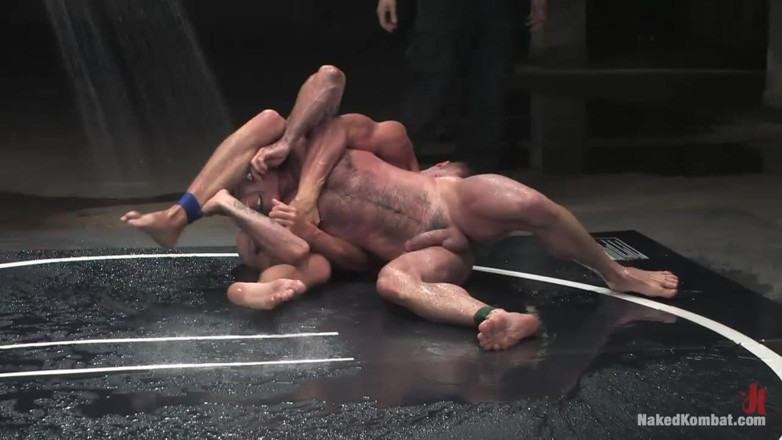 Naked Kombat: Nick Moretti gegen tyler saint das wasserspiel