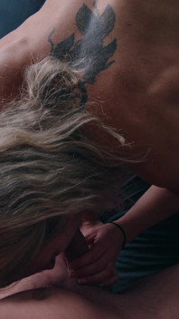 Culona milf obtiene su cuerpo tetona en forma cubierto de esperma
