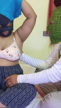 Caliente sexy chica musulmana folla duro con hermanastro solo en la habitación
