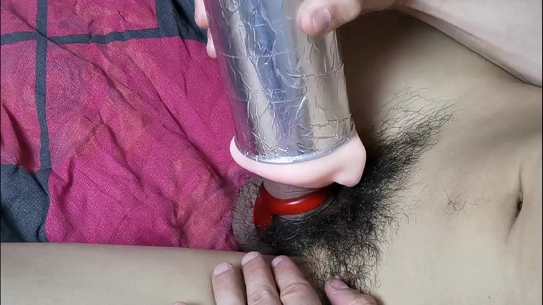 SEXY_GUYBEST: Uzun süre açgözlü bir şekilde ateşli yarağımı emdi ve ıslak hassas ağzına...