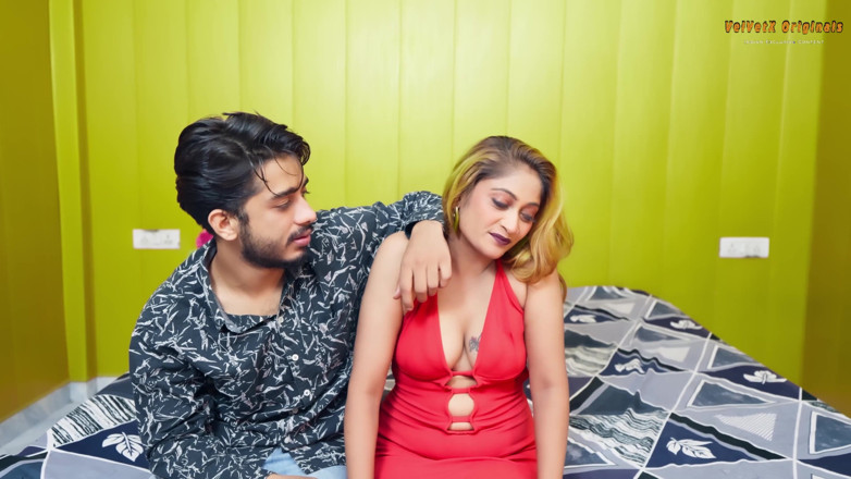 VelvetX Original: Un nouveau couple indien baise
