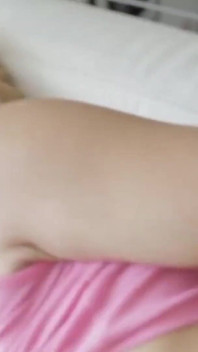 La piccola sorellastra annoiata alexa grace sorpresa a masturbarsi