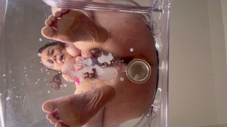 Barefoot Mel: Farcage anal et squirt