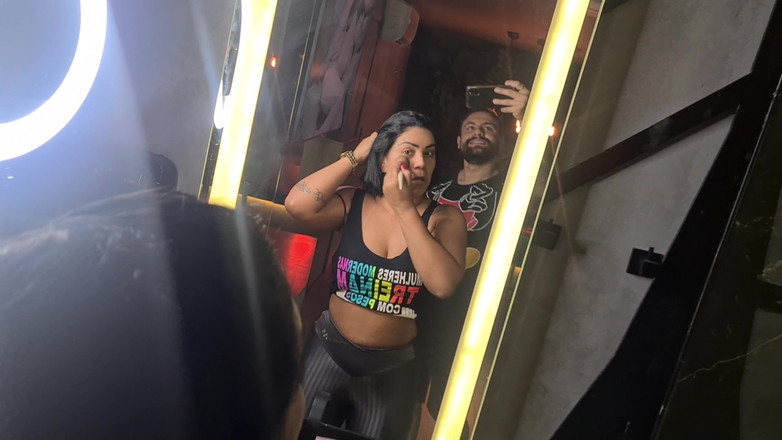 Lukas Zaad: Fuck cast ondeugende kroon: man stopt zijn pik zonder condoom...