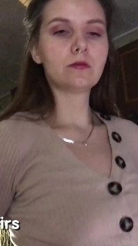 Una Segretaria Sexy Nuova MILF Ha Fatto Un Misero Lavoro Ed È Stata Punita Con Un Grosso Cazzo, Ingoiando Sperma - Lovessie