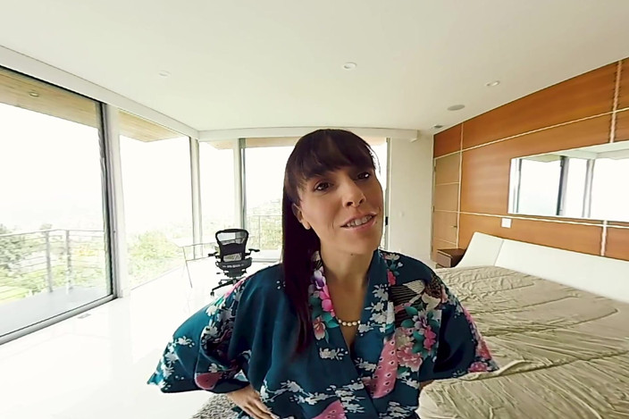 RealHotVR: Stepmom alana cruise teaches son to fuck - joi vr