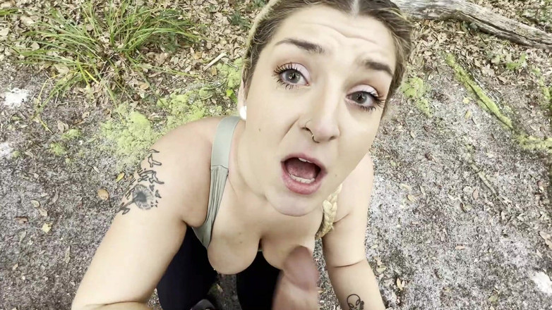 Island Boy Vids: Pijpbeurt in het bos met Monica Raye