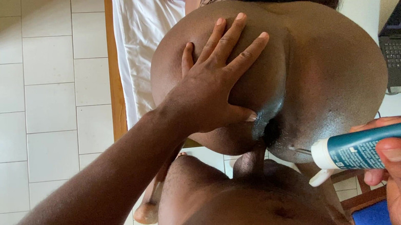 YELENA MORGANE: Eğlenceli Boyutlu Abanoz Kabarcık Popo ile Anal Creampie