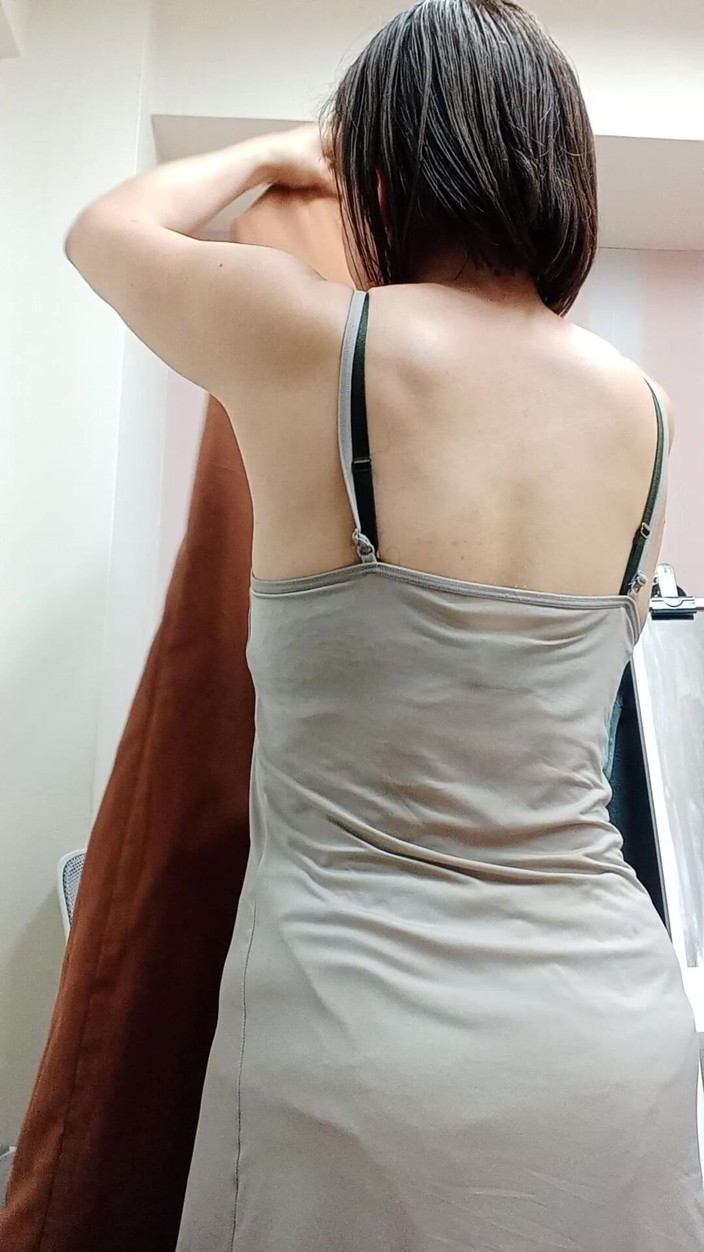 Mayumi Kanzaki: Eu troco de roupa na sessão de fotos.