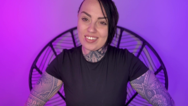 Miss Valentina: Umiliazione della gigantessa