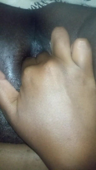 Sexy thando: Playing with my wet pussy